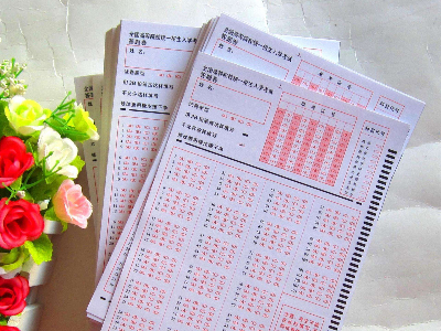答题卡一般是什么纸质？